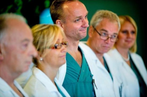 在瑞典如何成为一名全职医生？